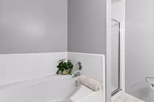 3001 Meadow Bay Dr, Dickinson, TX 77539 - Photo 11