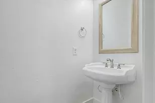 300 St Joseph Pkwy, Houston, TX 77002 - Photo 33