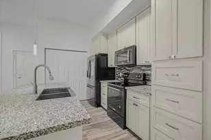 300 St Joseph Pkwy, Houston, TX 77002 - Photo 7