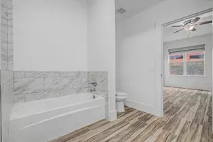 300 St Joseph Pkwy, Houston, TX 77002 - Photo 25