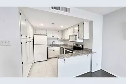 2016 Main Street #1914, Houston, TX 77002 - Photo 3