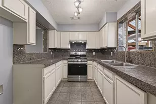11806 Roandale Dr, Houston, TX 77048 - Photo 11