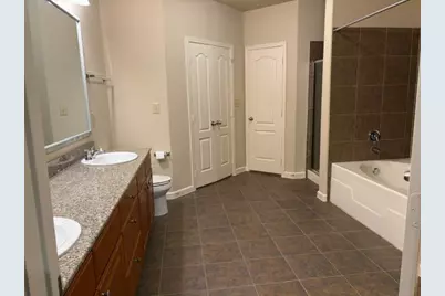 1711 Old Spanish Trail #202, Houston, TX 77054 - Photo 9