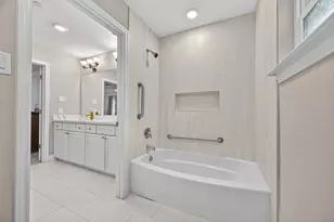 29902 E Hawthorne Dr, Spring, TX 77386 - Photo 23