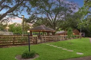 24 W Rivercrest Dr, Houston, TX 77042 - Photo 31