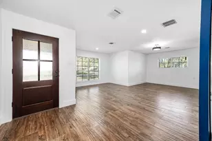 8703 Manhattan Dr, Houston, TX 77096 - Photo 7