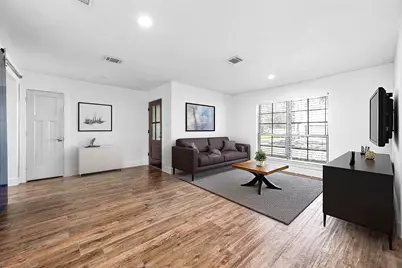 8703 Manhattan Drive, Houston, TX 77096 - Photo 9