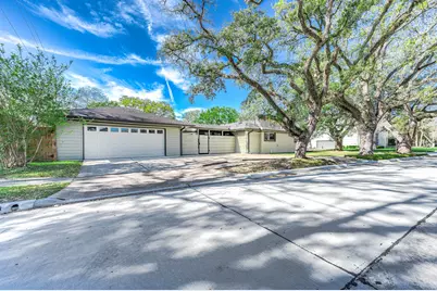 8703 Manhattan Drive, Houston, TX 77096 - Photo 39