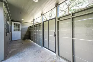 8703 Manhattan Dr, Houston, TX 77096 - Photo 37