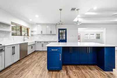 8703 Manhattan Drive, Houston, TX 77096 - Photo 11