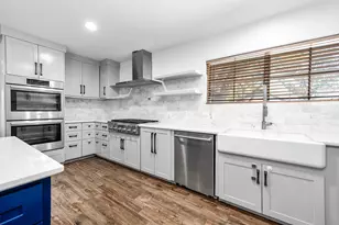 8703 Manhattan Dr, Houston, TX 77096 - Photo 15