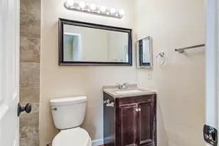 3307 E Heatherock Cir, Sugar Land, TX 77479 - Photo 17