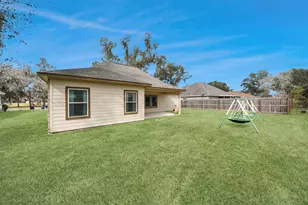 241 Woodhaven Dr, West Columbia, TX 77486 - Photo 43