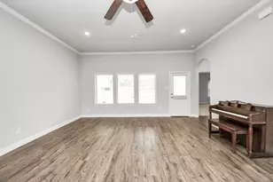 241 Woodhaven Dr, West Columbia, TX 77486 - Photo 9