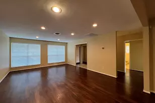 9619 Beverly Hill St, Houston, TX 77063 - Photo 5