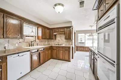 16511 Clearcrest Drive, Houston, TX 77059 - Photo 9