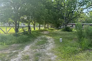 1019 E Archer Rd, Baytown, TX 77521 - Photo 3