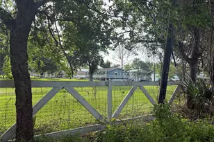 1019 E Archer Rd, Baytown, TX 77521 - Photo 7