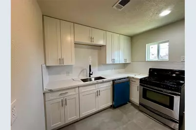 9434 Fairland Drive, Houston, TX 77051 - Photo 5