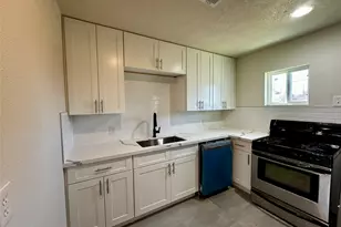 9434 Fairland Dr, Houston, TX 77051 - Photo 5