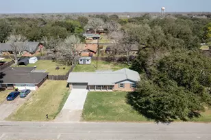 605 Helms Ave, Wharton, TX 77488 - Photo 41