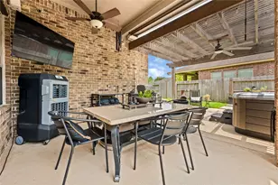 18223 W Williams Bend Dr, Cypress, TX 77433 - Photo 33