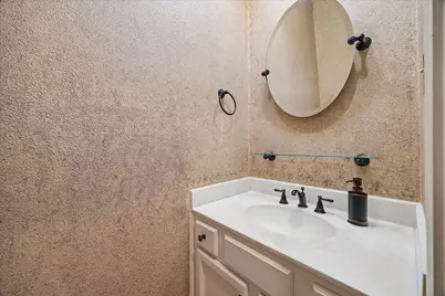 11711 Memorial Drive #203, Houston, TX 77024 - Photo 7