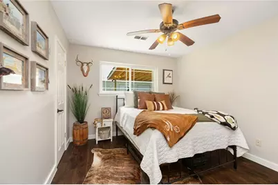 1209 Kansas Avenue S, Anahuac, TX 77514 - Photo 15