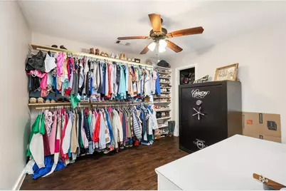 1209 Kansas Avenue S, Anahuac, TX 77514 - Photo 17