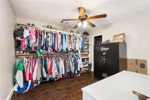 1209 Kansas Ave S, Anahuac, TX 77514 - Photo 17