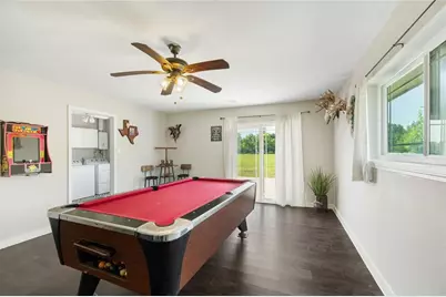 1209 Kansas Avenue S, Anahuac, TX 77514 - Photo 11