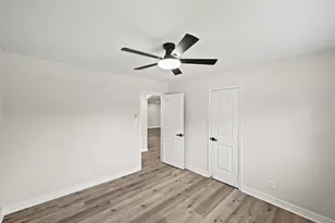 3011 Freshmeadows Dr, Houston, TX 77063 - Photo 29