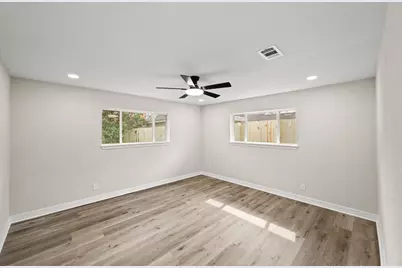 3011 Freshmeadows Drive, Houston, TX 77063 - Photo 25