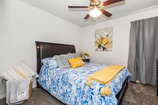 726 Rim Water Dr, Alvin, TX 77511 - Photo 13