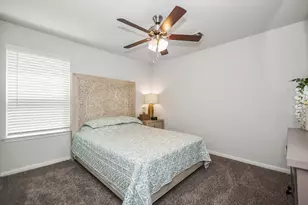 726 Rim Water Dr, Alvin, TX 77511 - Photo 11