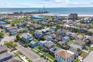 2917 Avenue Q, Galveston, TX 77550 - Photo 3