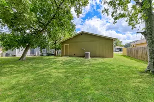 423 Armstrong St, Houston, TX 77029 - Photo 11