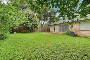 2601 Village Circle Dr Dr, Katy, TX 77493 - Photo 11