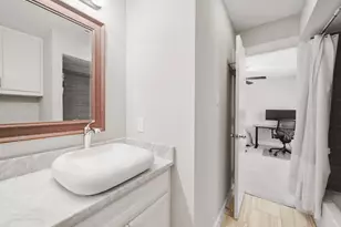 526 Westcross St, Houston, TX 77018 - Photo 3