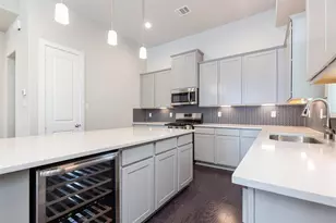 5836 E Post Oak Ln, Houston, TX 77055 - Photo 11