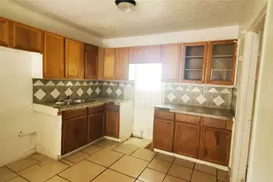 5238 Pershing St, Houston, TX 77033 - Photo 3