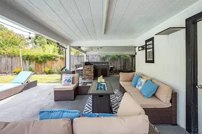 4310 Black Locust Drive, Houston, TX 77088 - Photo 11