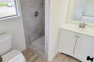 301 Cypress St, Lake Jackson, TX 77566 - Photo 25