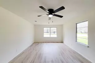 301 Cypress St, Lake Jackson, TX 77566 - Photo 9