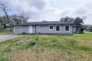 301 Cypress St, Lake Jackson, TX 77566 - Photo 35