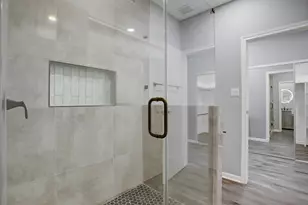 11711 Memorial Dr, Houston, TX 77024 - Photo 3
