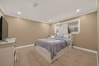 10807 Chimney Rock Road, Houston, TX 77096 - Photo 23