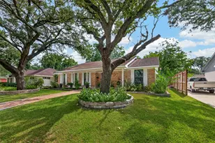10807 Chimney Rock Rd, Houston, TX 77096 - Photo 3