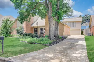 6602 Castle Ln Dr, Houston, TX 77066 - Photo 3