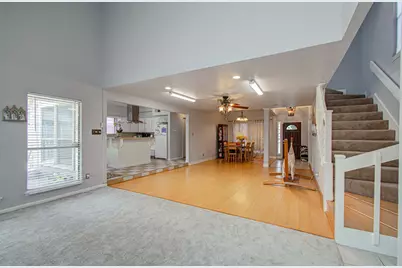 6602 Castle Lane Drive, Houston, TX 77066 - Photo 7